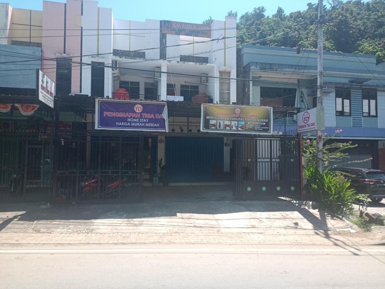 OYO 93117 Penginapan Tiga Dara — hotel near Dortheys Hiyo Eluay International Airport