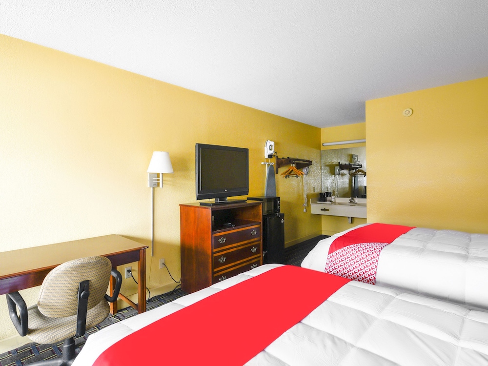 OYO Hotel Williamston - photo 12