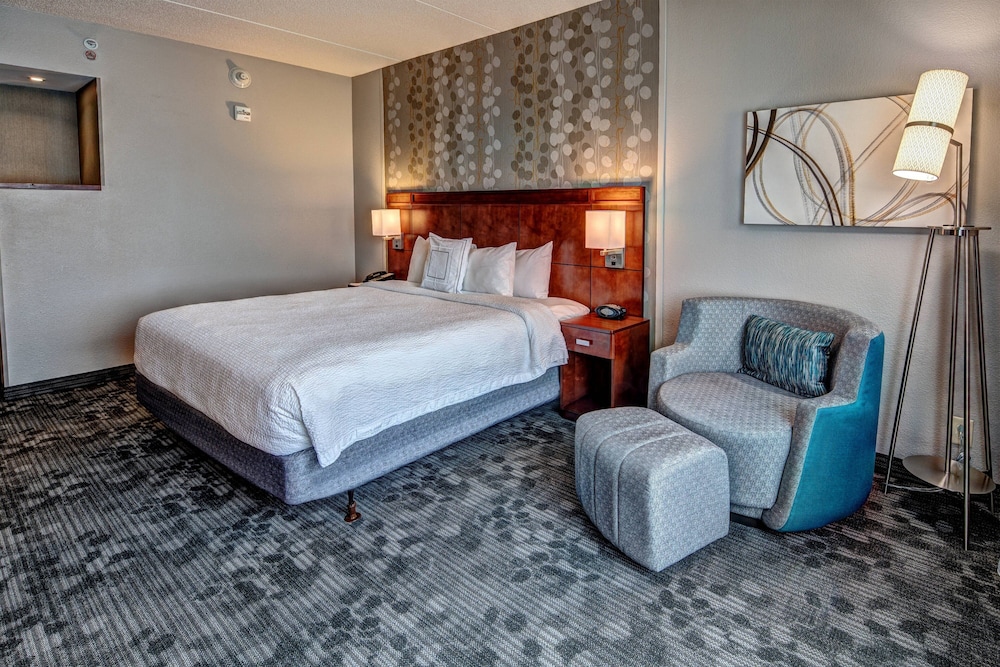 Courtyard by Marriott Newport News Airport - photo 8