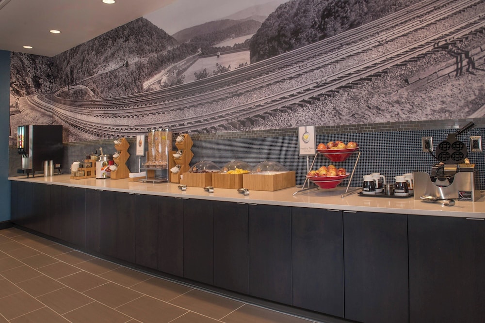TownePlace Suites by Marriott Altoona - photo 33