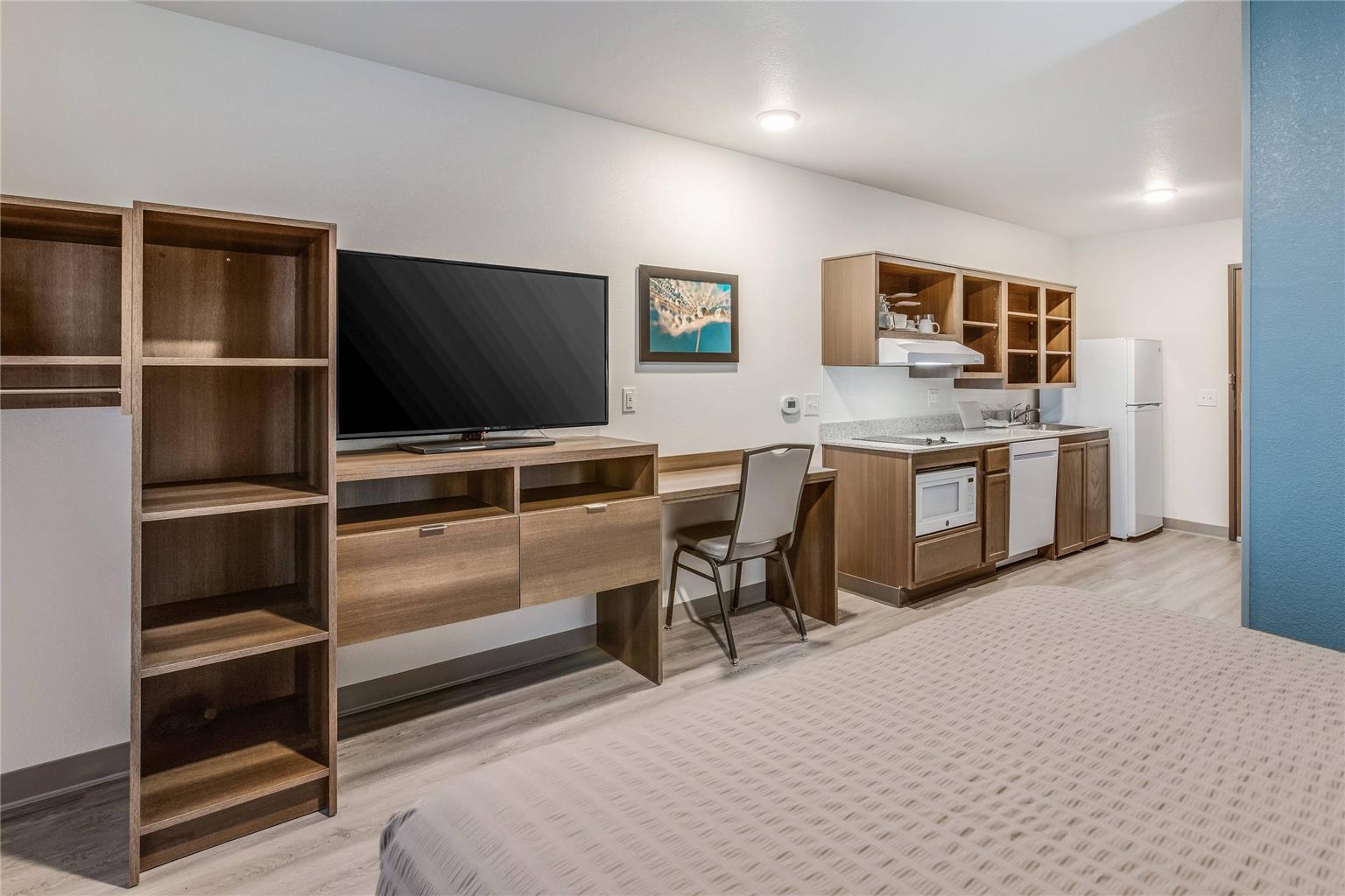 WoodSpring Suites Novi Farmington - photo 9