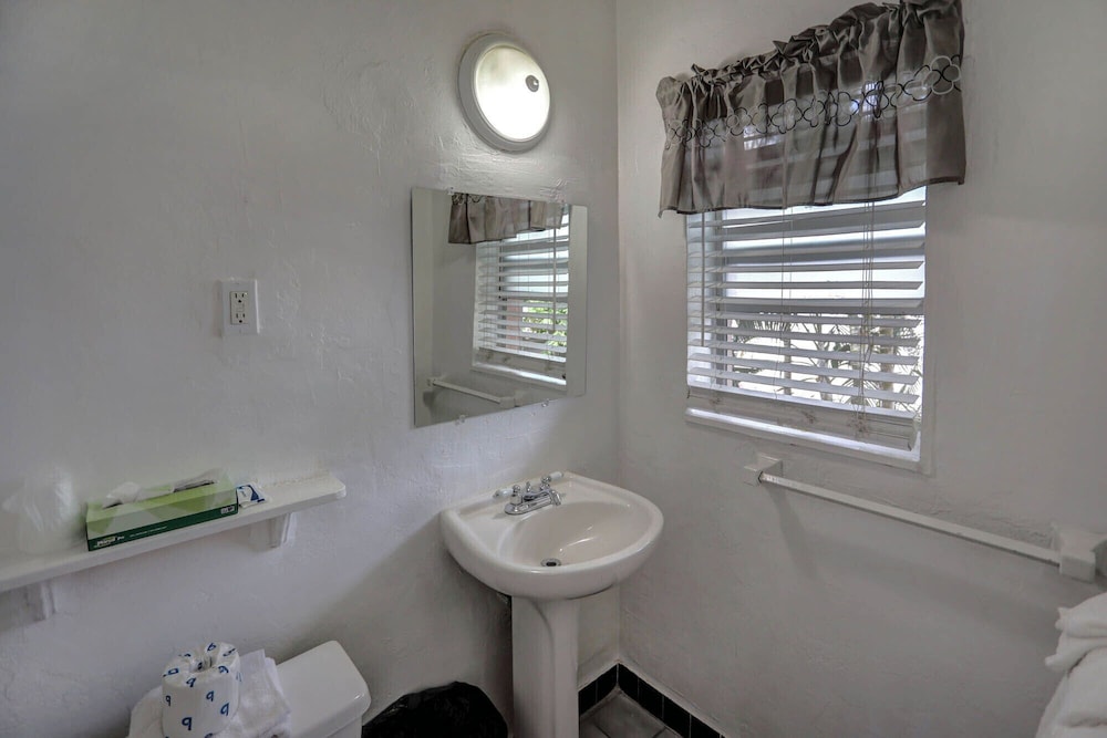 Richard's Motel - photo 91