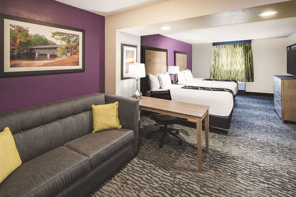 La Quinta Inn & Suites by Wyndham Milledgeville - photo 16