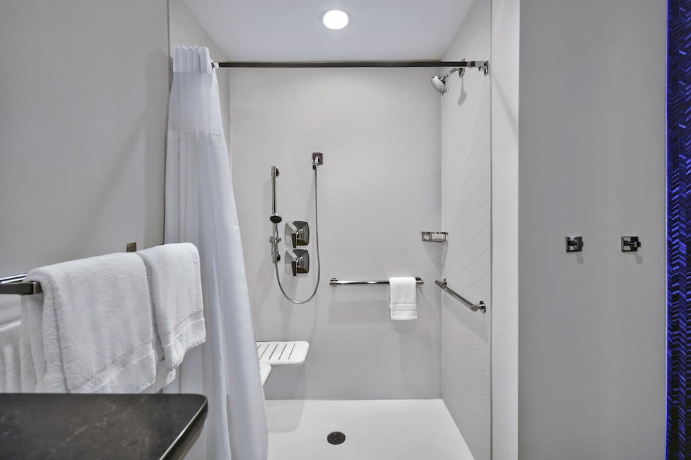 Fairfield By Marriott Inn & Suites Orlando At Flamingo Crossings Town Center - photo 18