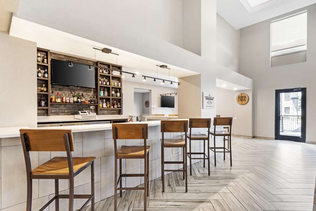 Best Western Plus Bourbonnais Hotel & Suites - photo 36