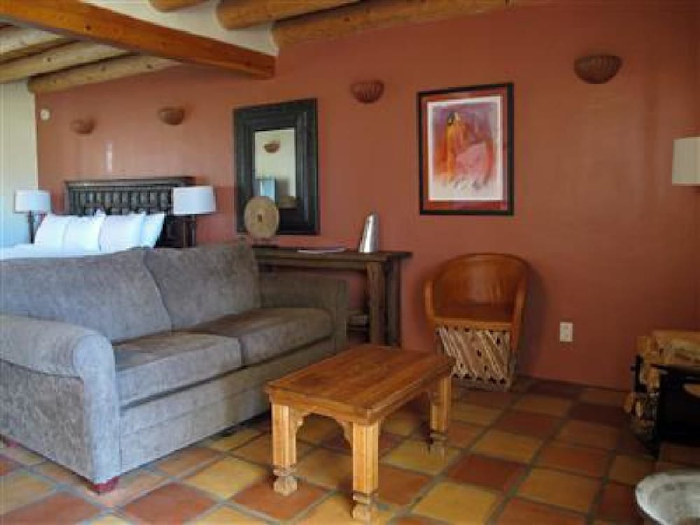 The Abiquiu Inn - photo 46