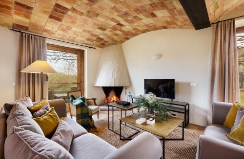 Turismo Rural Mas Ametller — 4-Star Luxury Hotel in Torroella De Montgri, Spain