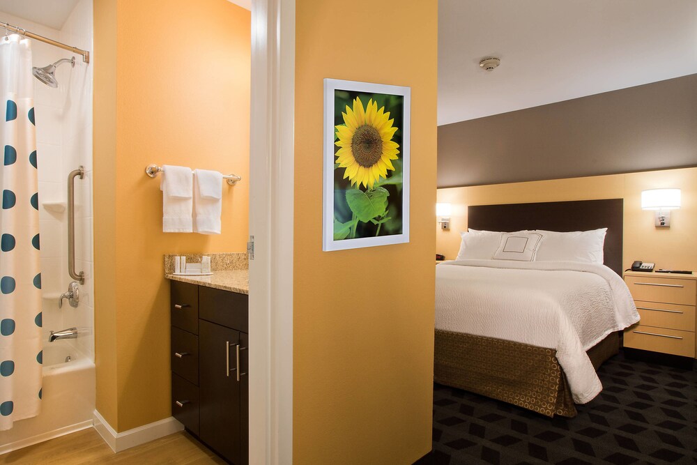 TownePlace Suites by Marriott Dodge City - photo 9