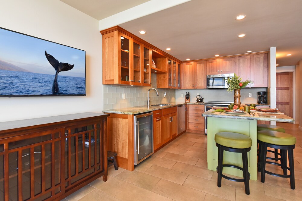 Papakea L303 PK L303 Kaanapali BeachFront 2BD w Ocean View Poo - photo 15