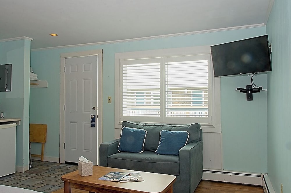 Vineyard Harbor Motel Private Beach - photo 152