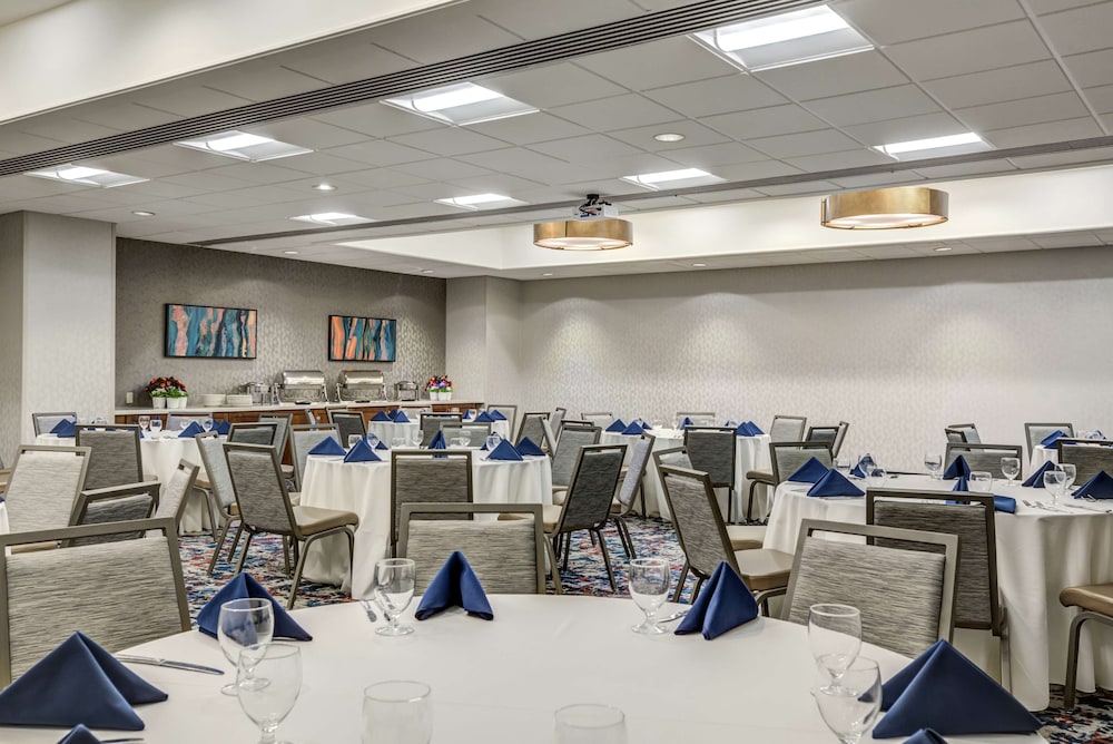 Hilton Garden Inn Boston Waltham - photo 39