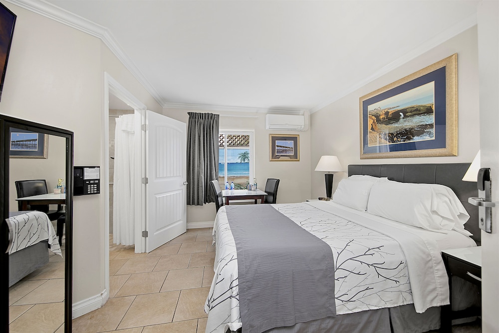 Ocean Beach Hotel - photo 14