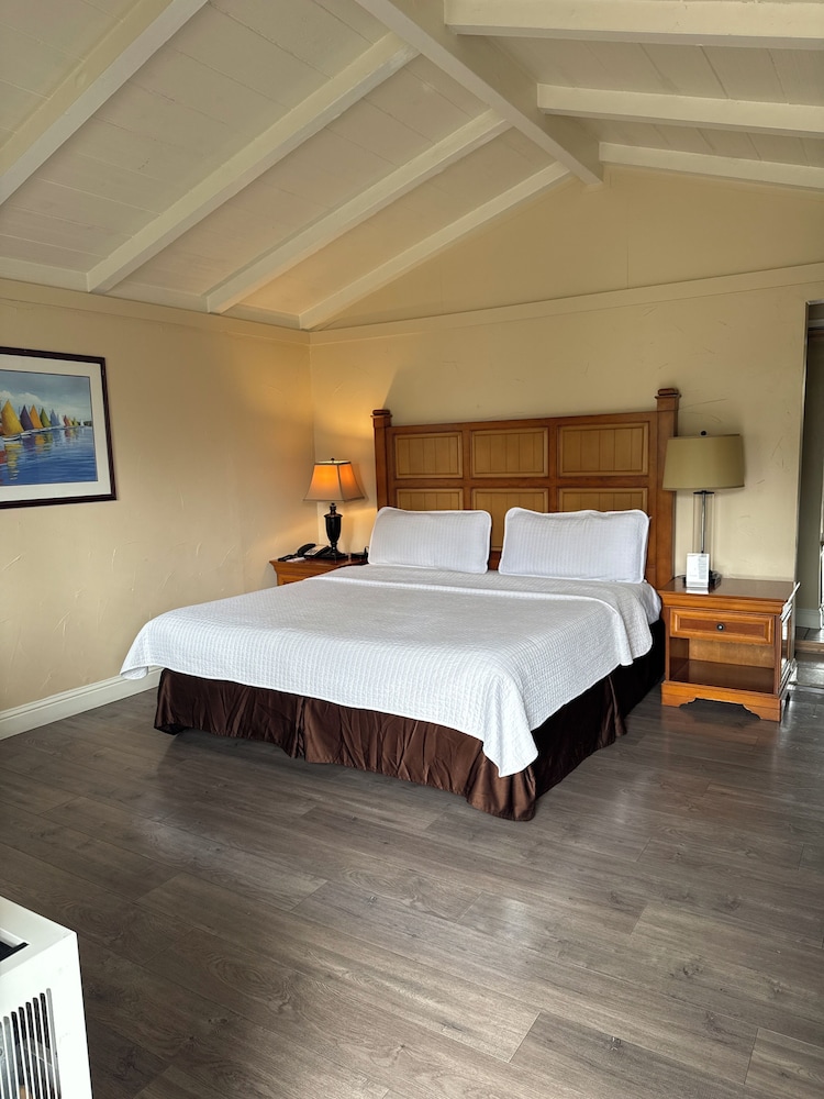 Carmel Resort Inn - photo 44