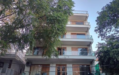 Cosmopolitan Premium Guest House
