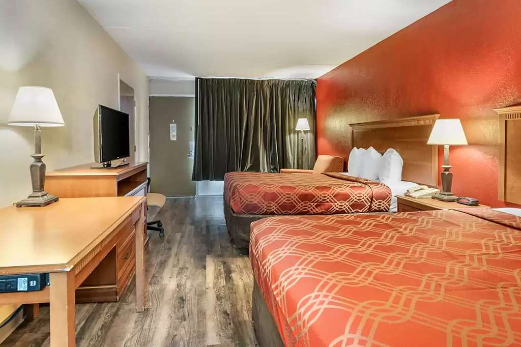 Super 8 by Wyndham Perrysburg Toledo - photo 8