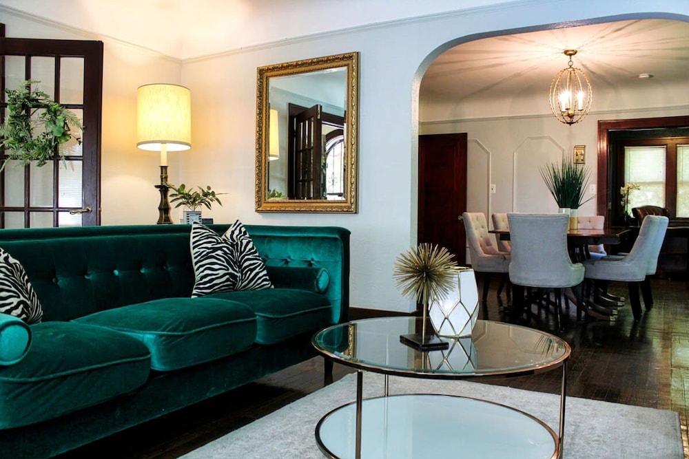 Glamorous Green Beauty in the Heart of University District 15min to Downtown - photo 8