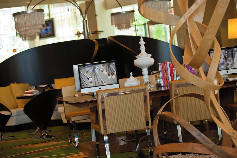Renaissance Arlington Capital View Hotel - photo 28