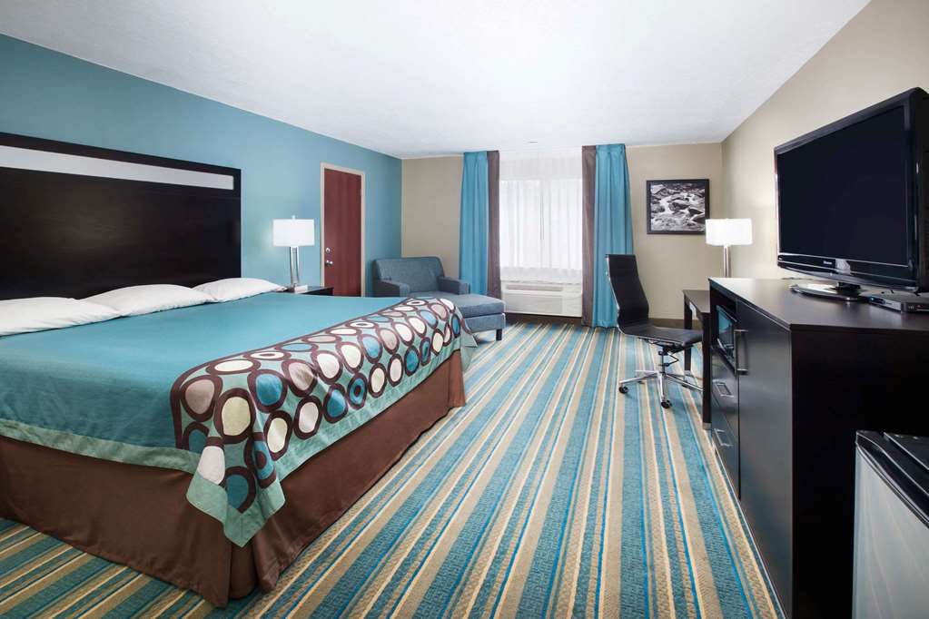 Super 8 by Wyndham Sulphur - photo 12