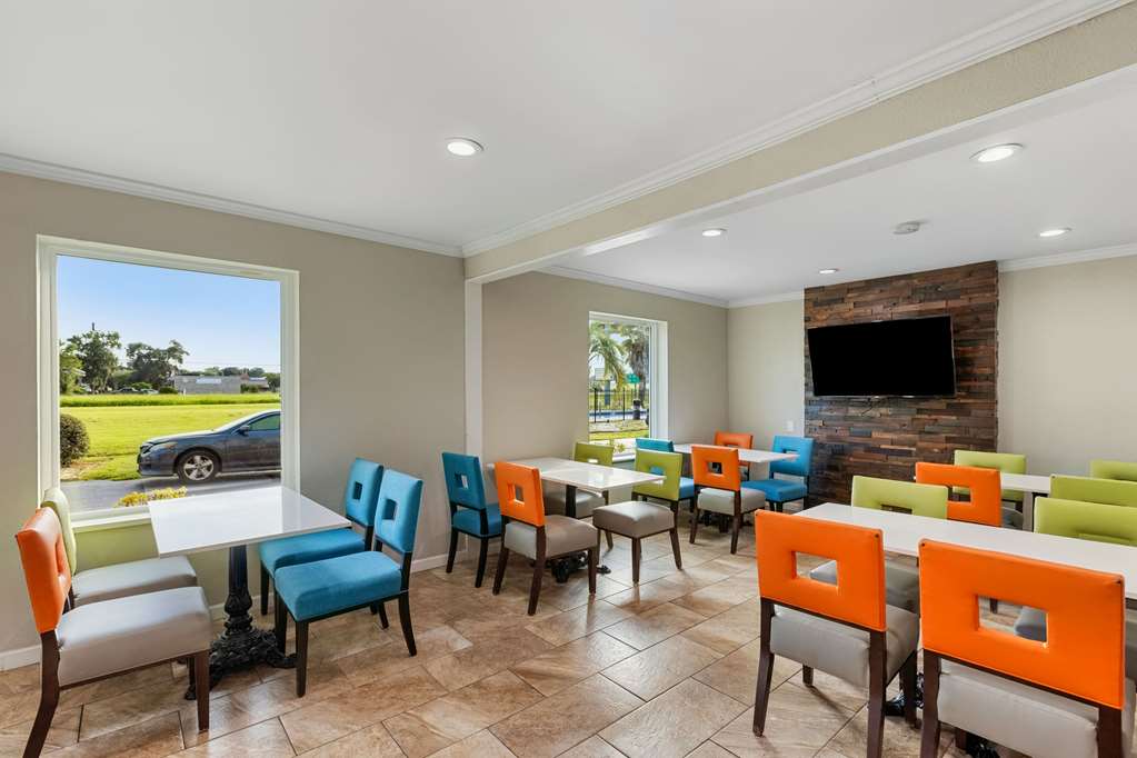 Days Inn by Wyndham Savannah Gateway I 95 - photo 20