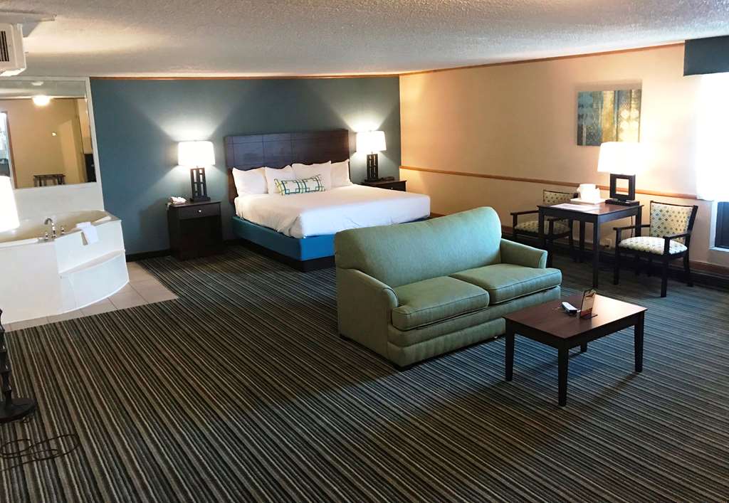 Best Western Woodhaven Inn - photo 25