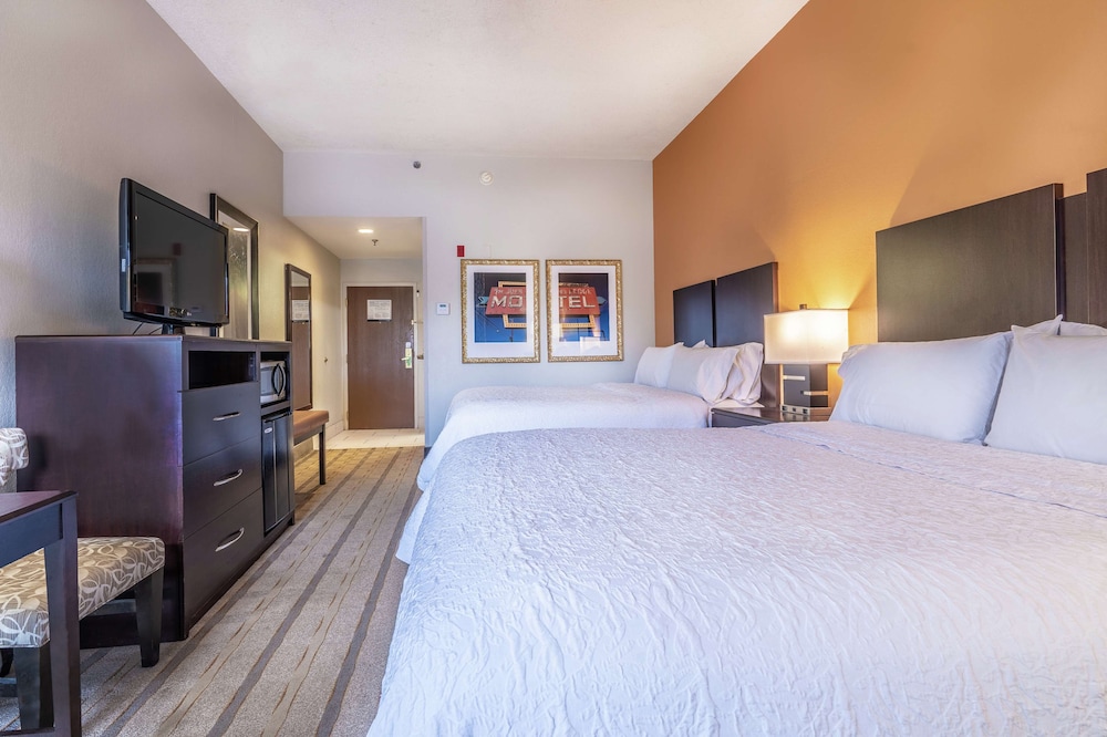 Hampton Inn Milledgeville - photo 8