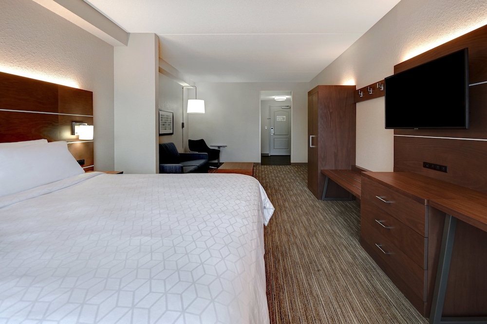 Holiday Inn Express & Suites Smyrna - photo 9