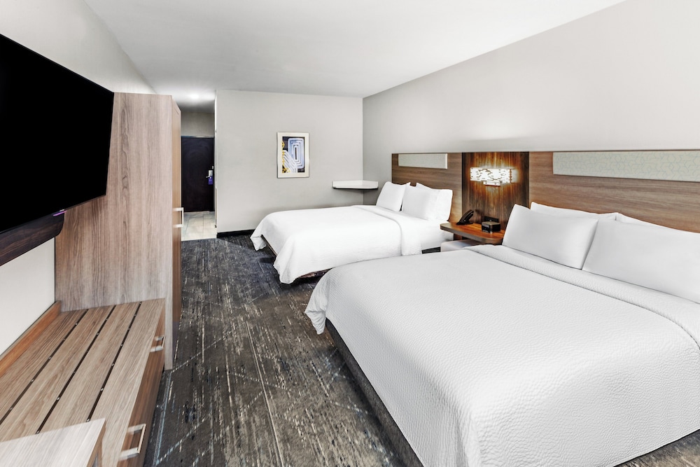 Holiday Inn Express and Suites Henderson by IHG - photo 15