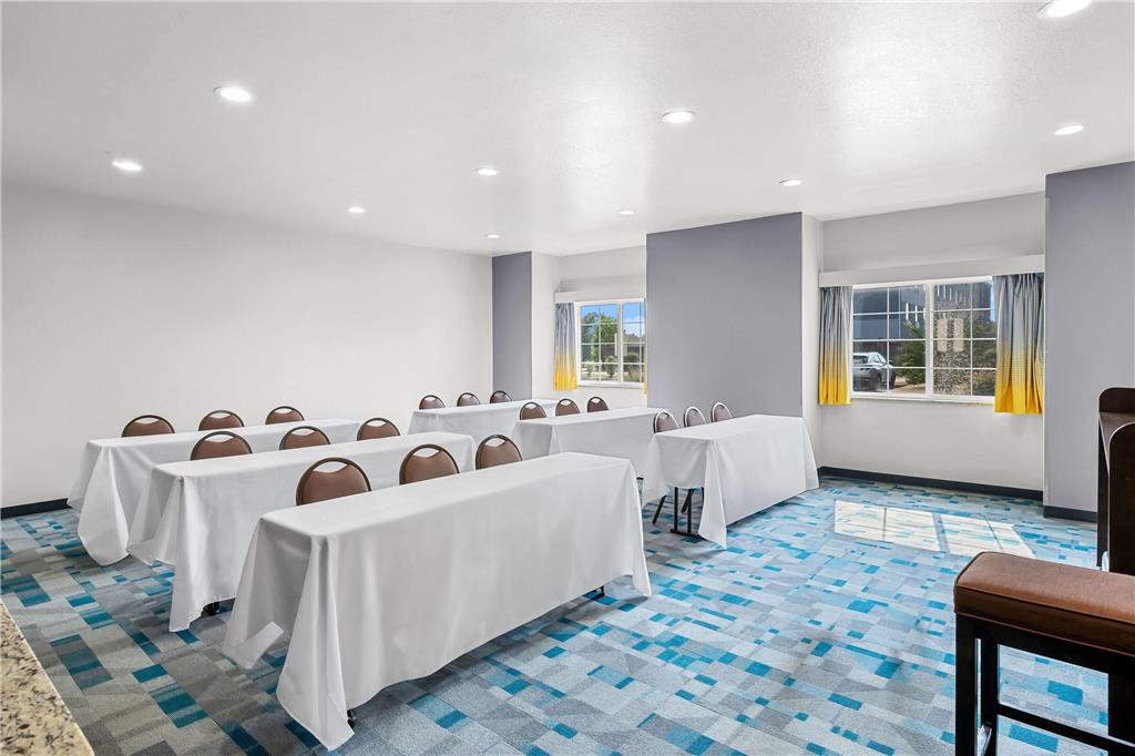 Microtel Inn & Suites by Wyndham Searcy - photo 36