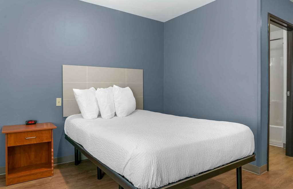 Extended Stay America Select Suites Kalamazoo West - photo 13