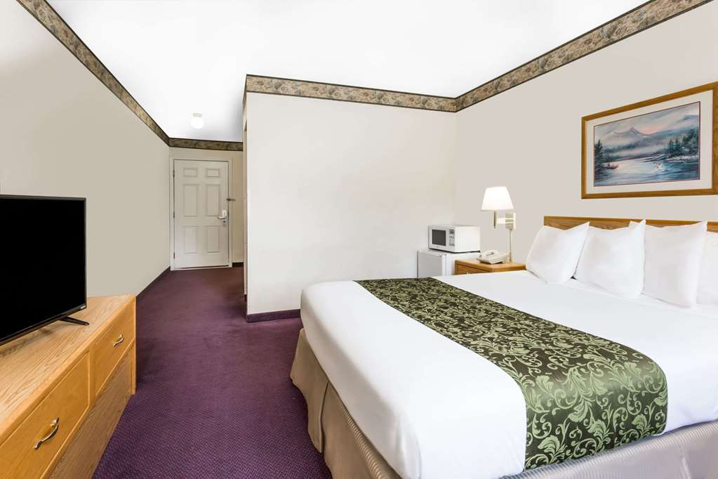 Days Inn by Wyndham Ocean Shores - photo 12