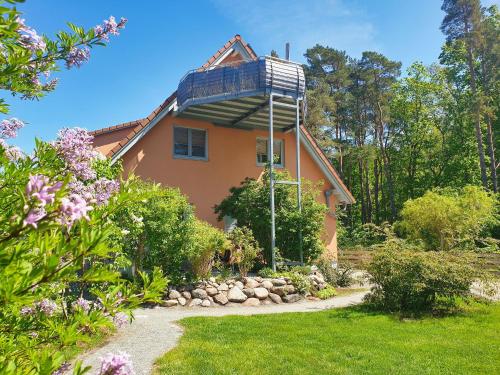 Ferienwohnung am Wald Ferienwohnung Nummer 01 — 4-Star Luxury Hotel in Glowe, Germany