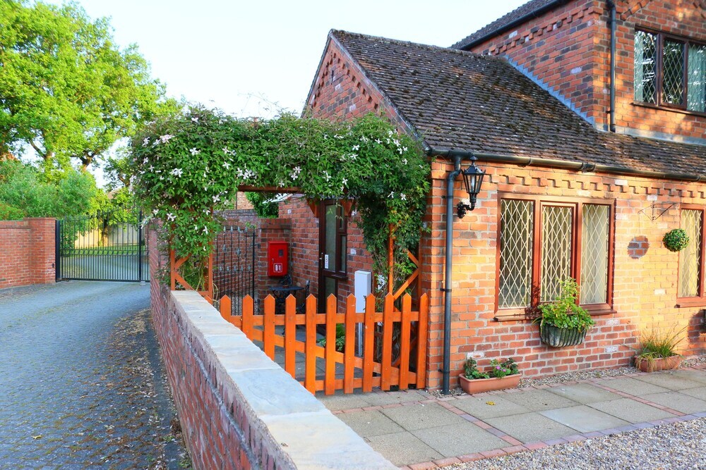 Eagles Guest House — 4-Star Luxury Hotel in Lincoln, United Kingdom