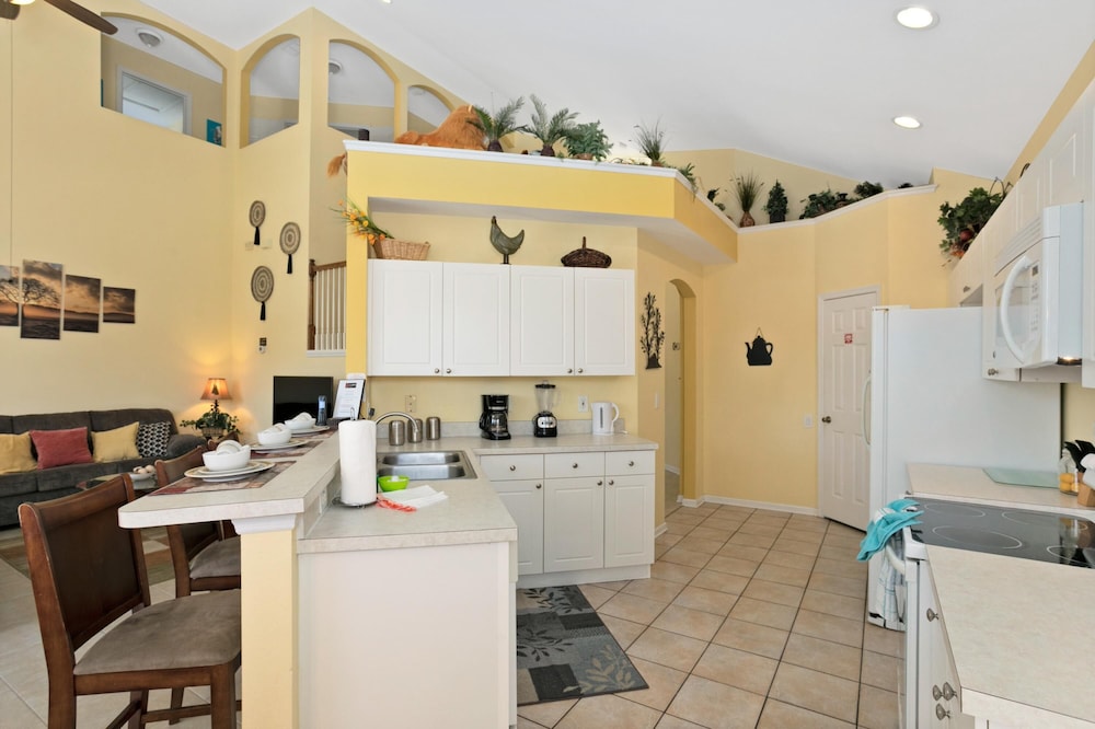 Fantastic Resort 5BR House South Facing Pool Spa - photo 11