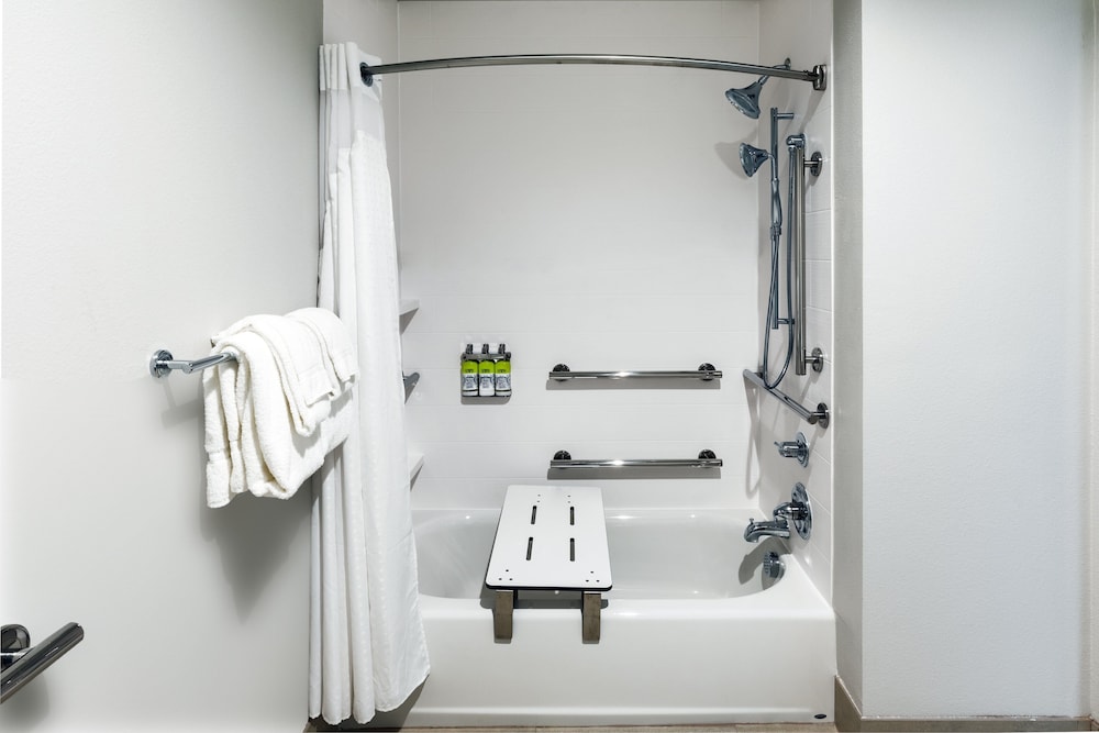 Holiday Inn Express & Suites Denton Sanger by IHG - photo 27