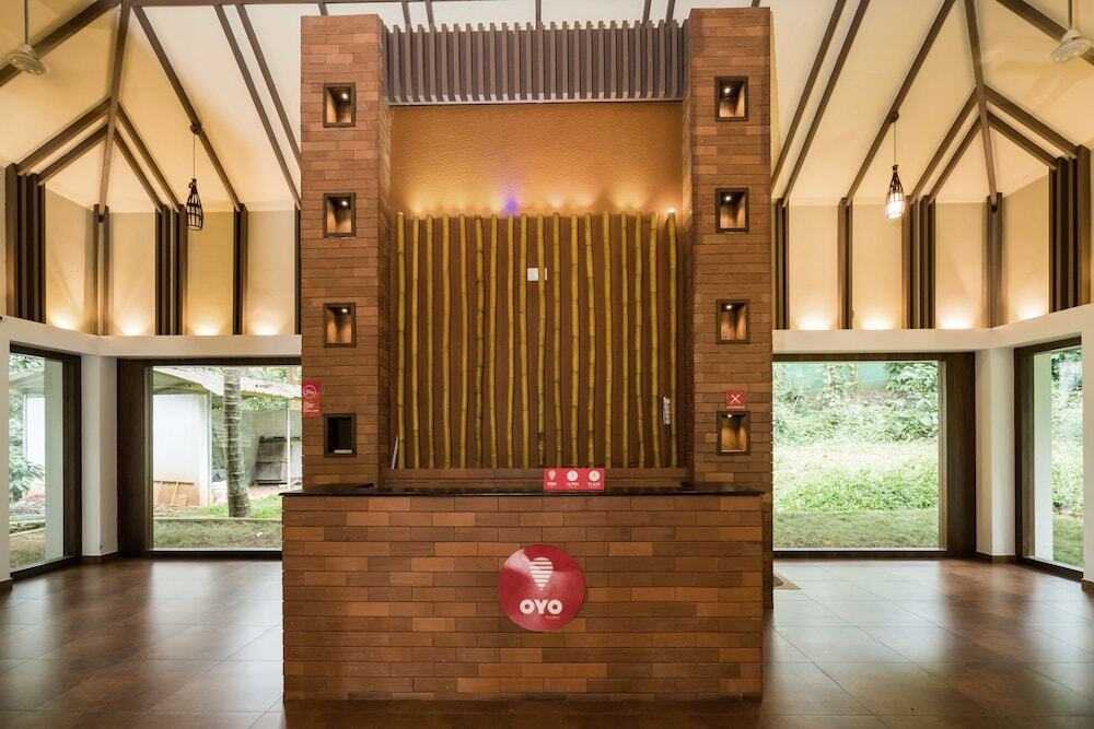 Oyo 10233 Century Village Resort