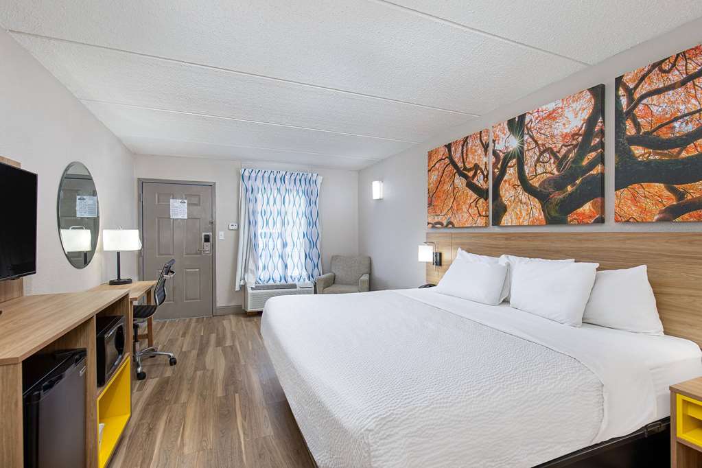 Days Inn By Wyndham Knoxville North - photo 18