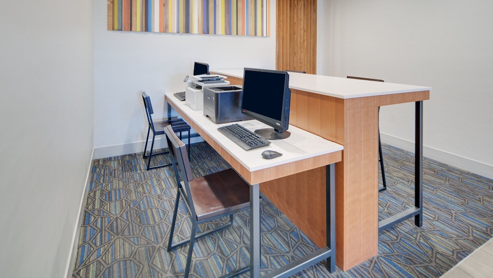 Holiday Inn Express & Suites Dinuba West by IHG - photo 24