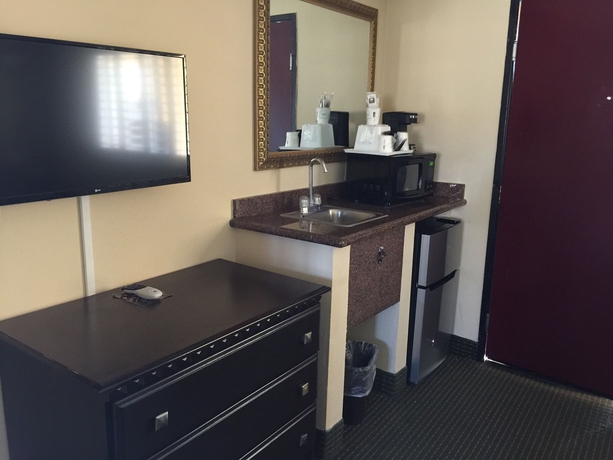 Travelodge by Wyndham Chatsworth - photo 2