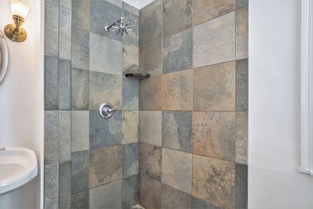 Serendipity Resort & Suites - photo 22