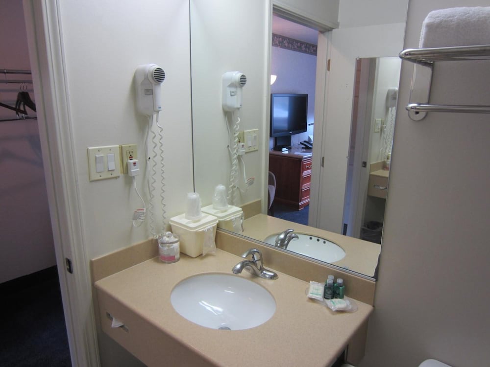 Cherry Orchard Inn - photo 34