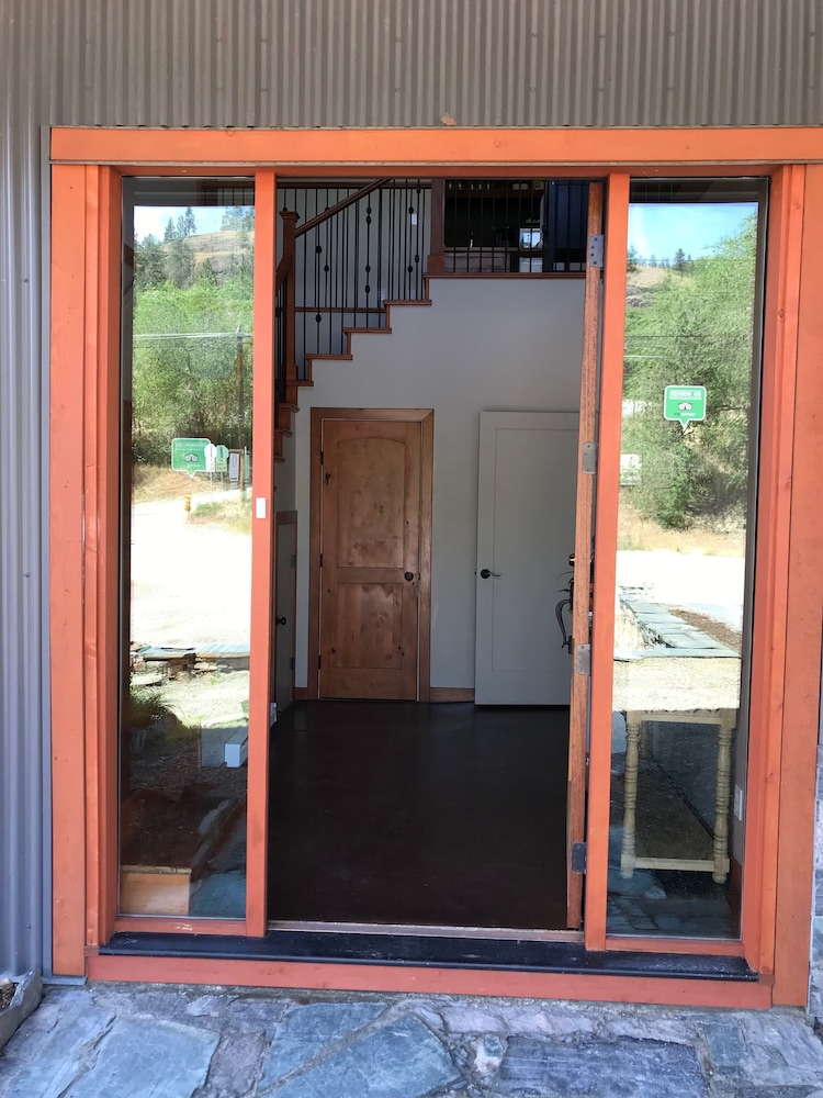 Wesbert Winery & Guest Suites in Penticton, Canada