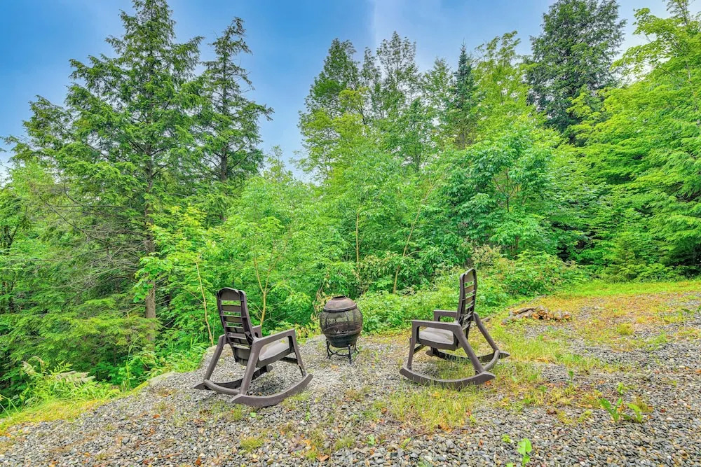 Pet friendly Home w Deck: 4 Mi to Jay Peak Resort - photo 18