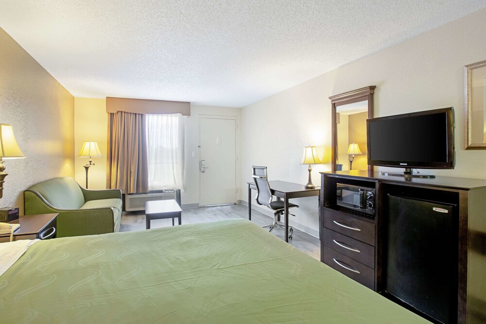 Quality Inn & Suites Live Oak I 10 Exit 283 - photo 15