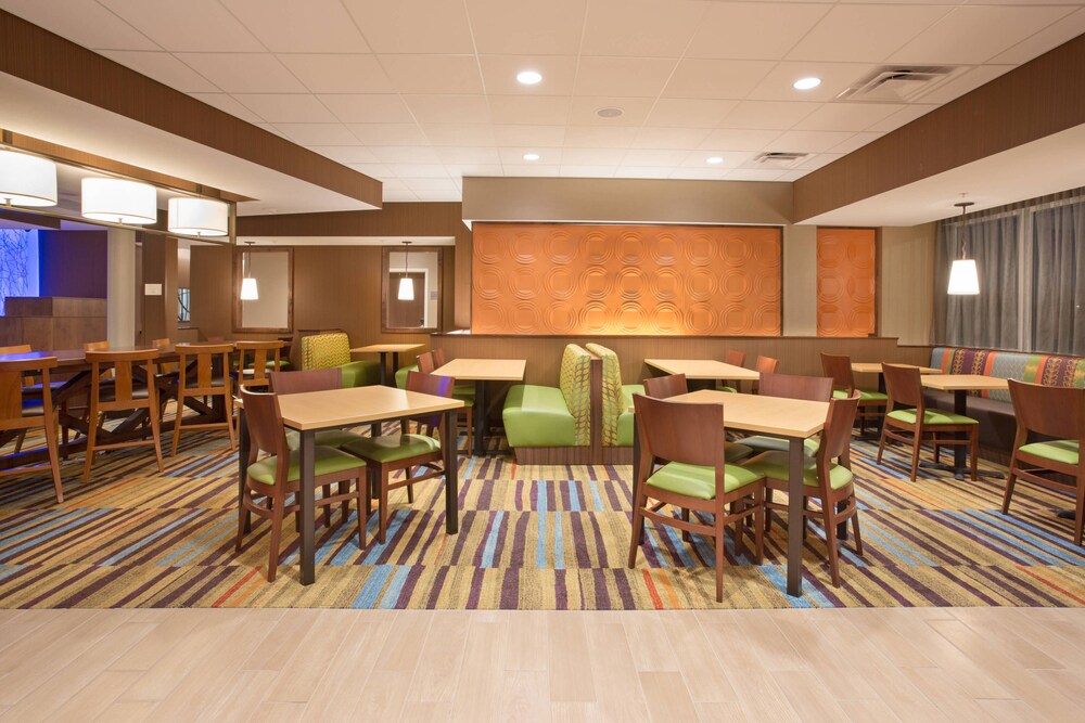 Fairfield Inn & Suites by Marriott Burlington - photo 18