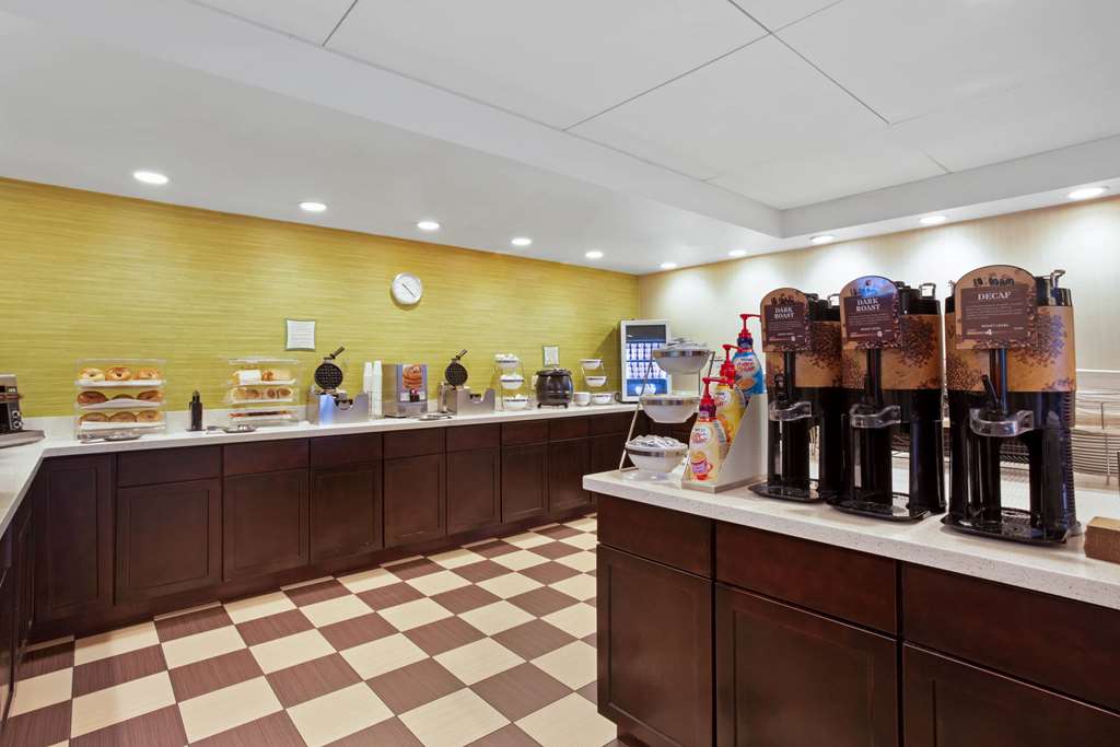 La Quinta Inn & Suites by Wyndham Springfield MA - photo 24