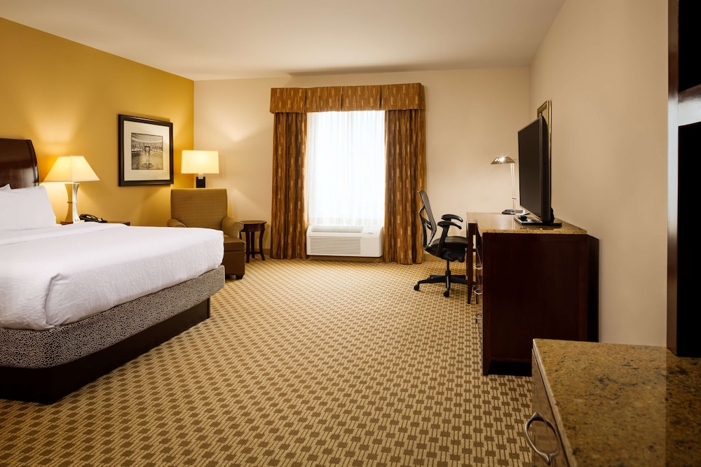 Hilton Garden Inn Cincinnati Blue Ash - photo 13