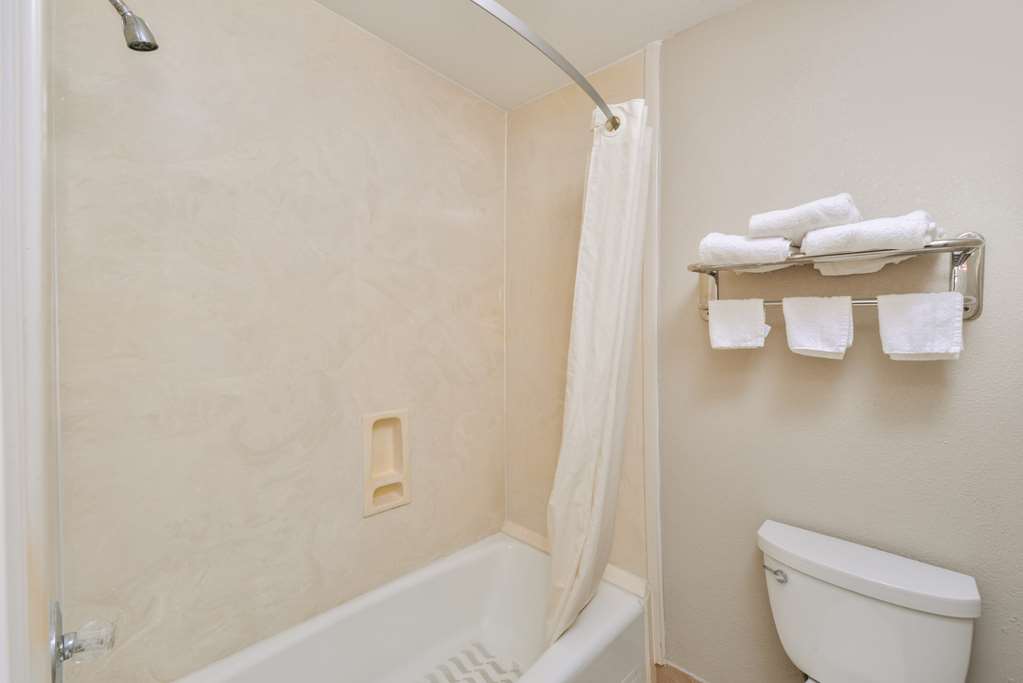 Americas Best Value Inn Pasadena Houston - photo 15