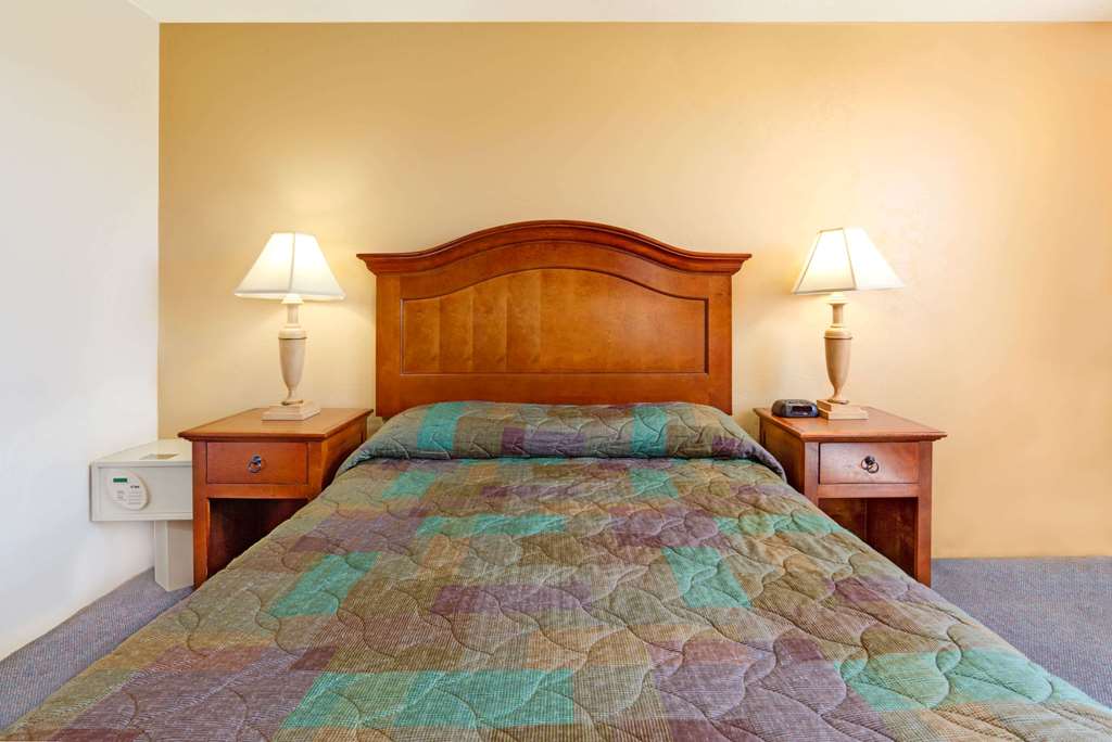 Super 8 by Wyndham Klamath Falls - photo 7
