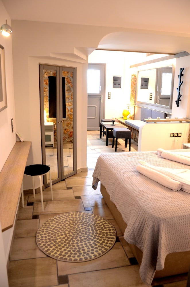EmGard Suites Kythnos — hotel in Kythnos