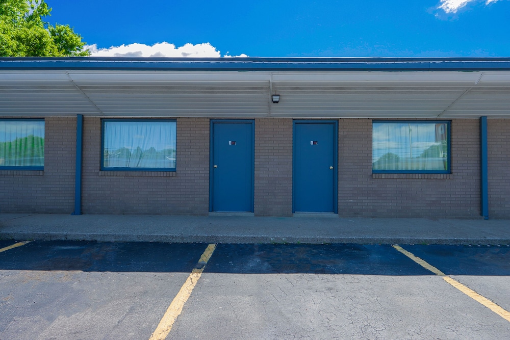 OYO Hotel North Lima OH Boardman - photo 27